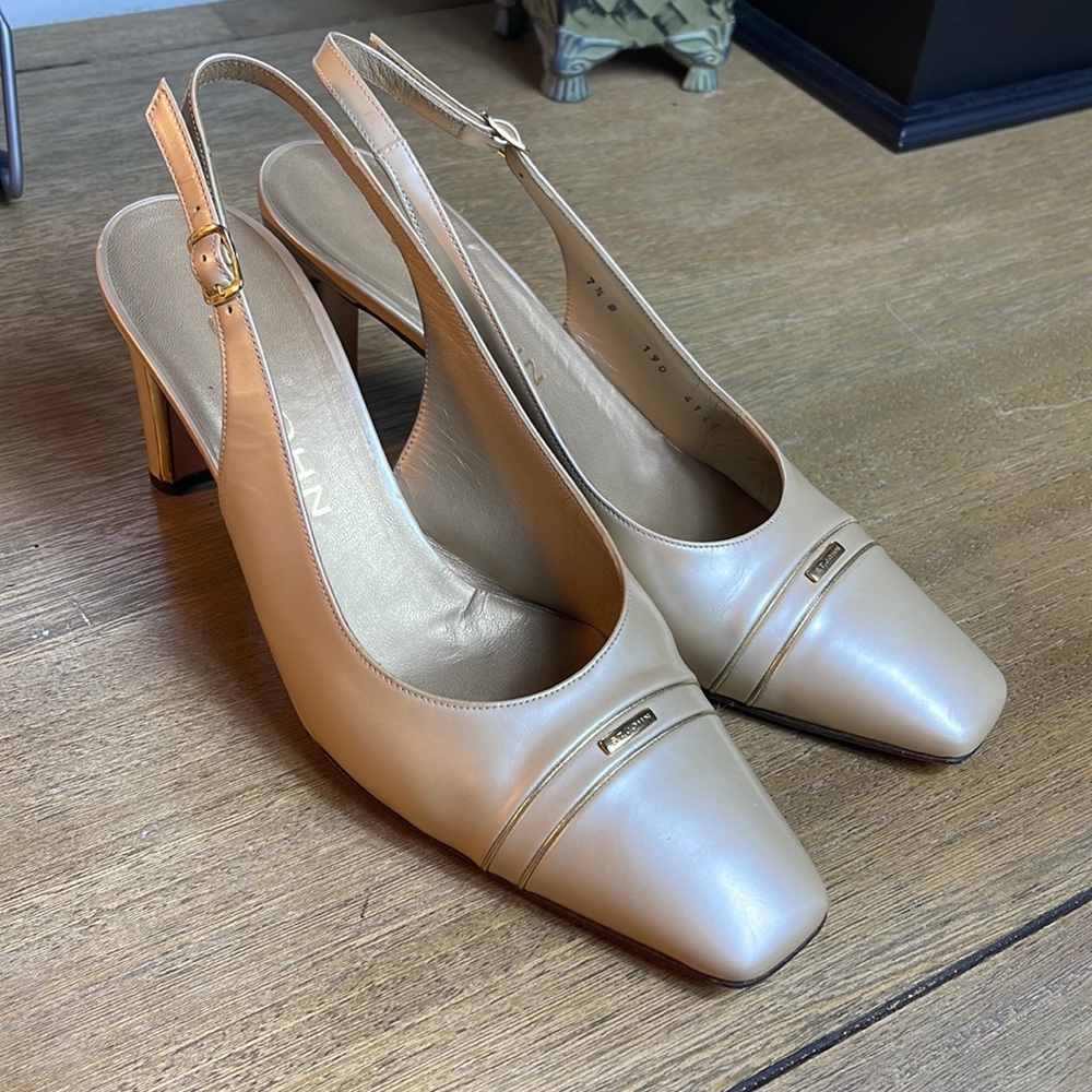 ST. JOHN SLINGBACK HEELS - Picture 10 of 10